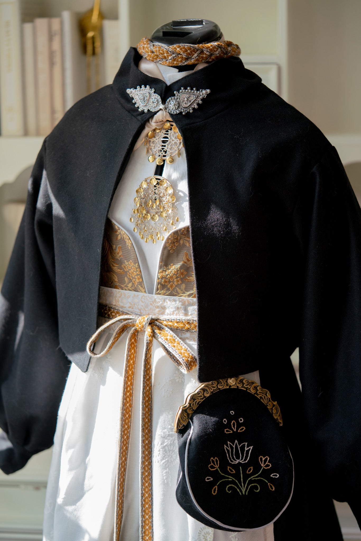 Fantasistakk i gyldne farger (strl. XS-XL) - RESERVERT