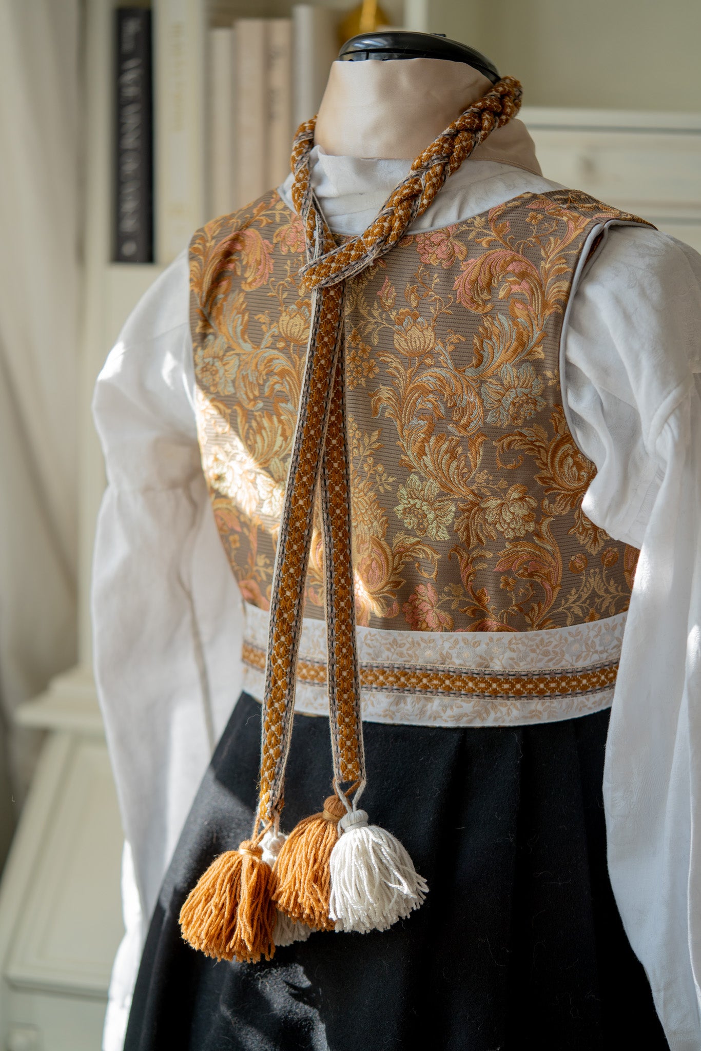 Fantasistakk i gyldne farger (strl. XS-XL) - RESERVERT