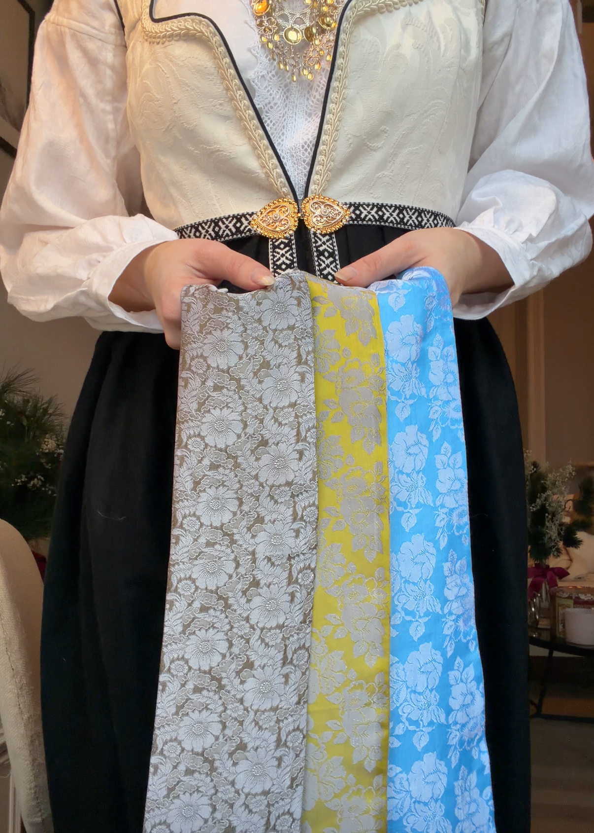 Fantasistakk i hvit (strl. XS-XL) Nå på salg!