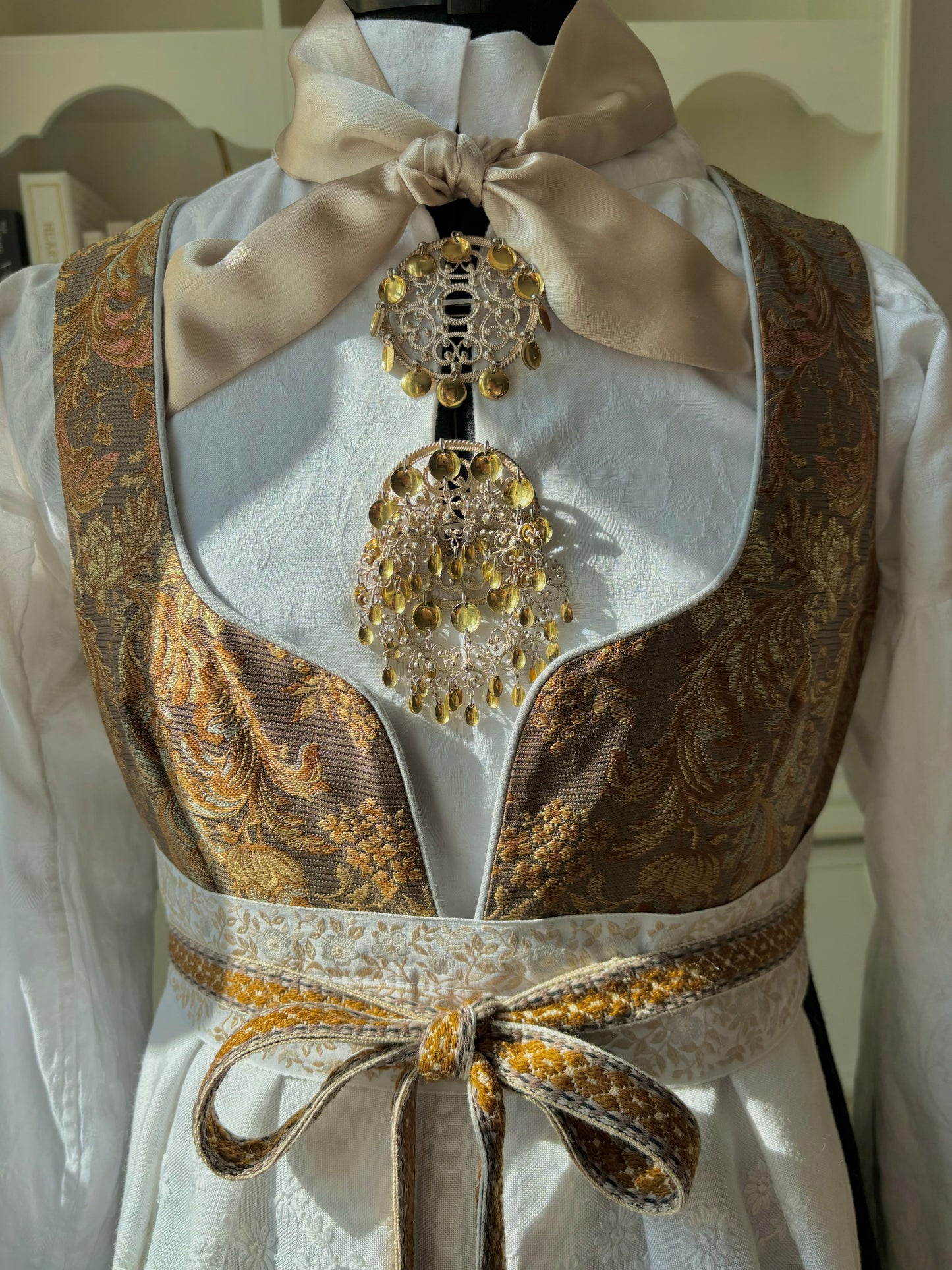 Fantasistakk i gyldne farger (strl. XS-XL) - RESERVERT