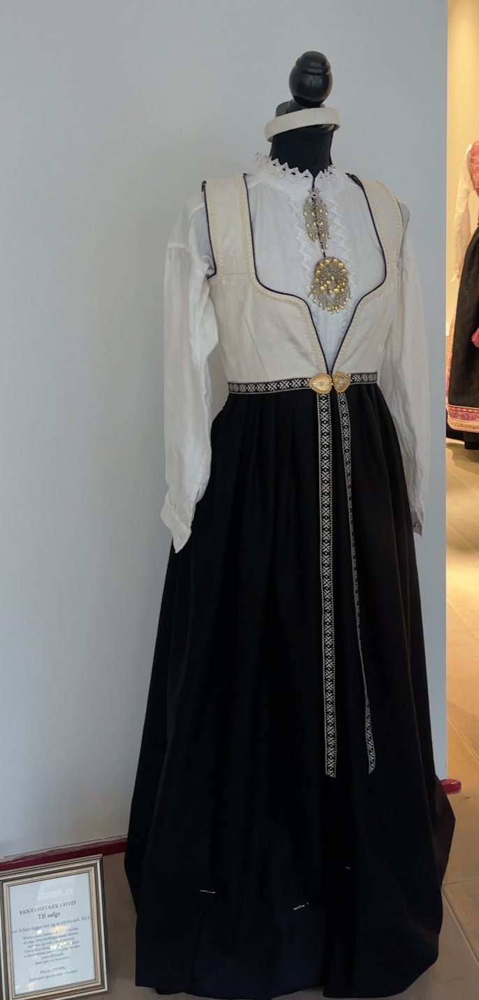 Fantasistakk i hvit (strl. XS-XL)